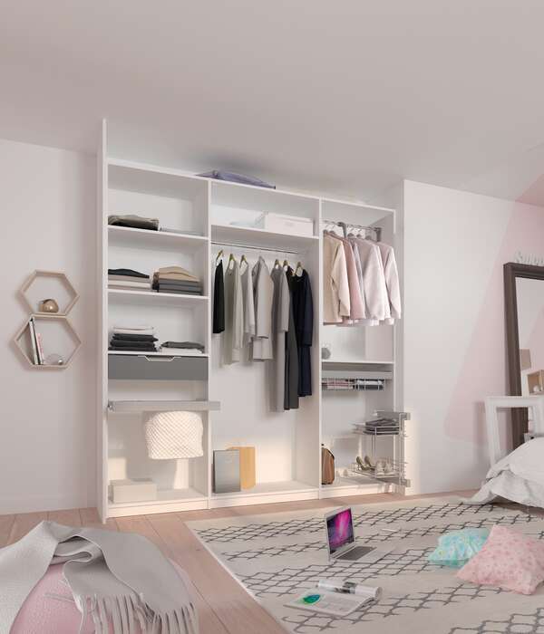 Dressing fait maison  Dressing fait maison, Placard fait maison, Idée  dressing