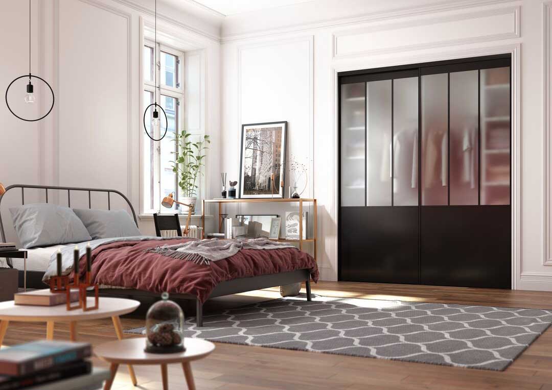 La porte de dressing coulissante garantit un style moderne pour